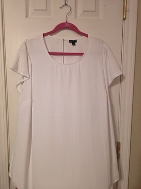 Torrid White Scoop Neck Short Sleeve Top